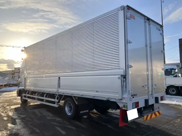 ☆車検付き(R6.11.19)☆ 令和5年 日野 増tアルミウィング 72ワイド ハイルーフ エアサス MT6 積載:7,000㎏ 距離:500㎞未満の画像7