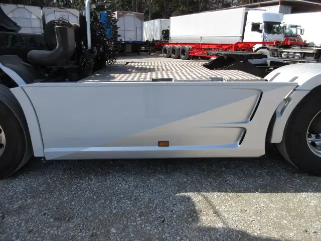 平成30年08月中古大型トラクタヘッドボルボボルボの画像19