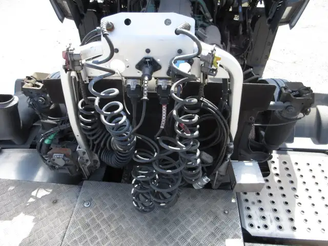 平成30年08月中古大型トラクタヘッドボルボボルボの画像24