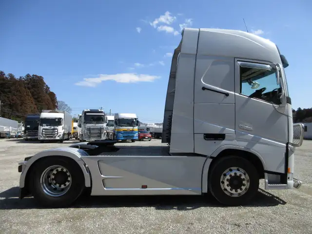 平成30年08月中古大型トラクタヘッドボルボボルボの画像4