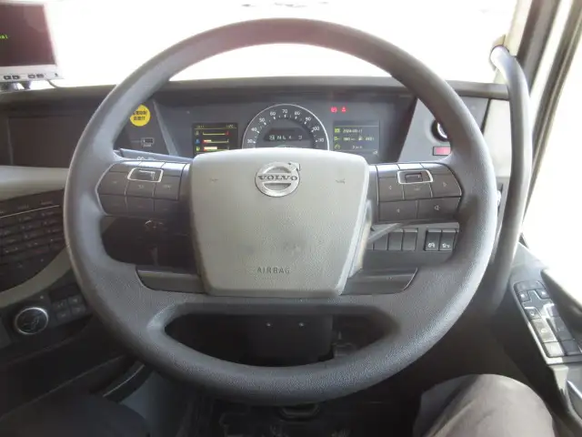 平成30年08月中古大型トラクタヘッドボルボボルボの画像37