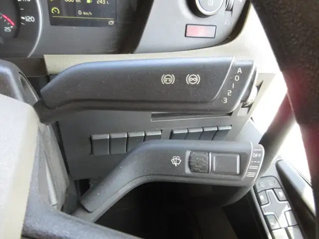 平成30年08月中古大型トラクタヘッドボルボボルボの画像39