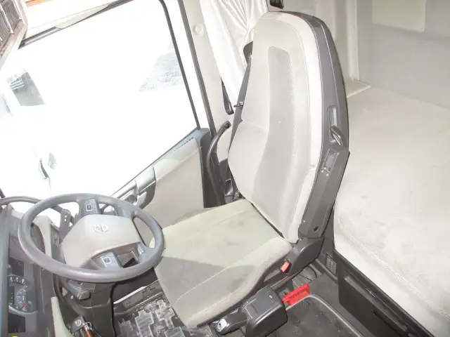 平成30年08月中古大型トラクタヘッドボルボボルボの画像52