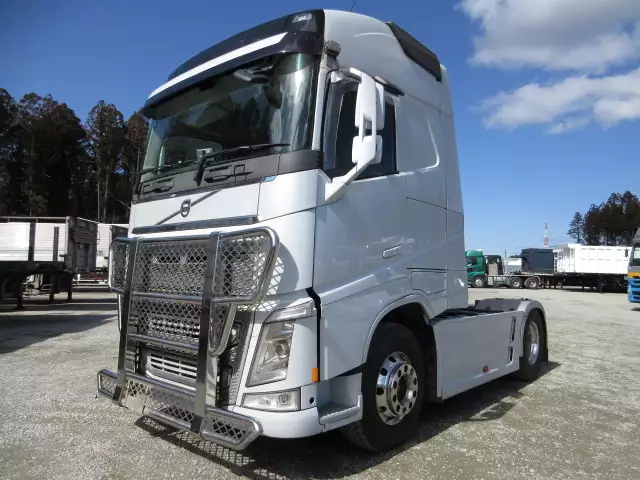 平成30年08月中古大型トラクタヘッドボルボボルボの画像1