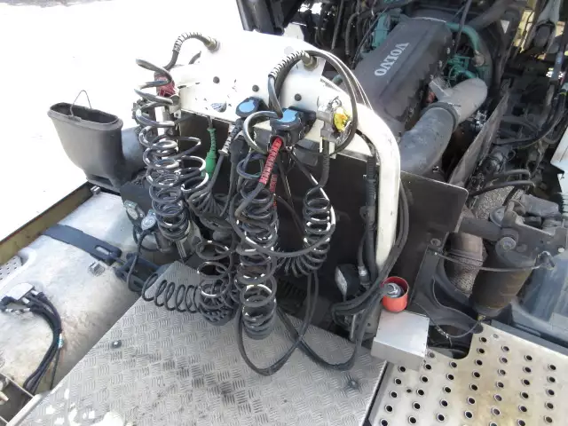 平成30年08月中古大型トラクタヘッドボルボボルボの画像22