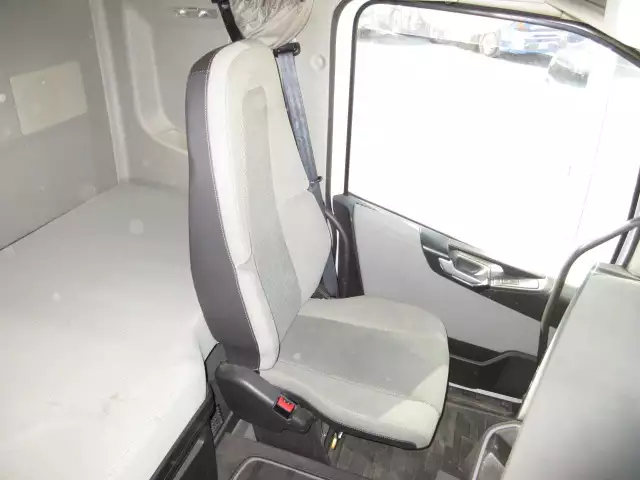 平成30年08月中古大型トラクタヘッドボルボボルボの画像40