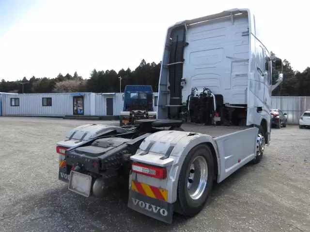 平成30年08月中古大型トラクタヘッドボルボボルボの画像5