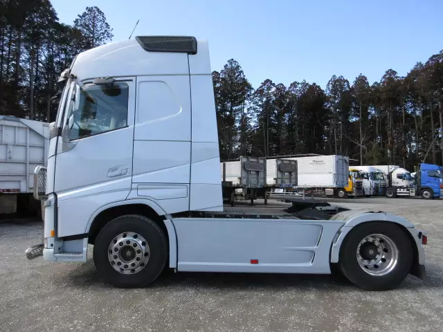 平成30年08月中古大型トラクタヘッドボルボボルボの画像8