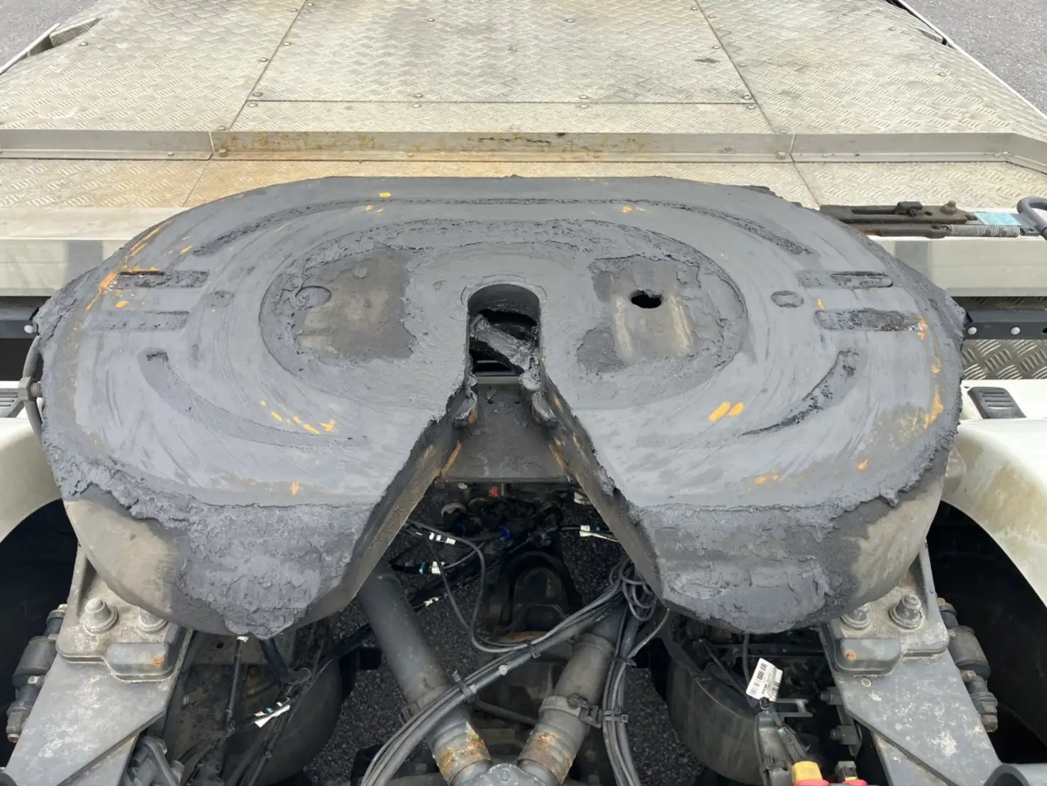 令和02年02月中古大型トラクタヘッドボルボボルボの画像19