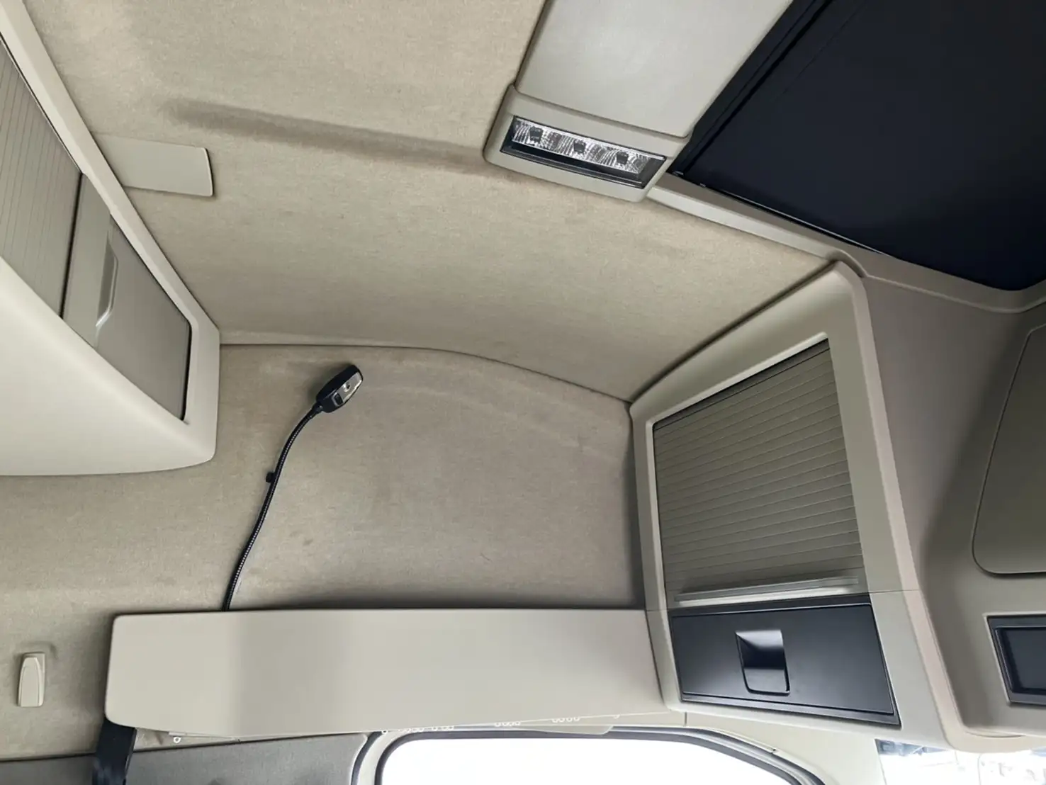 令和02年02月中古大型トラクタヘッドボルボボルボの画像33