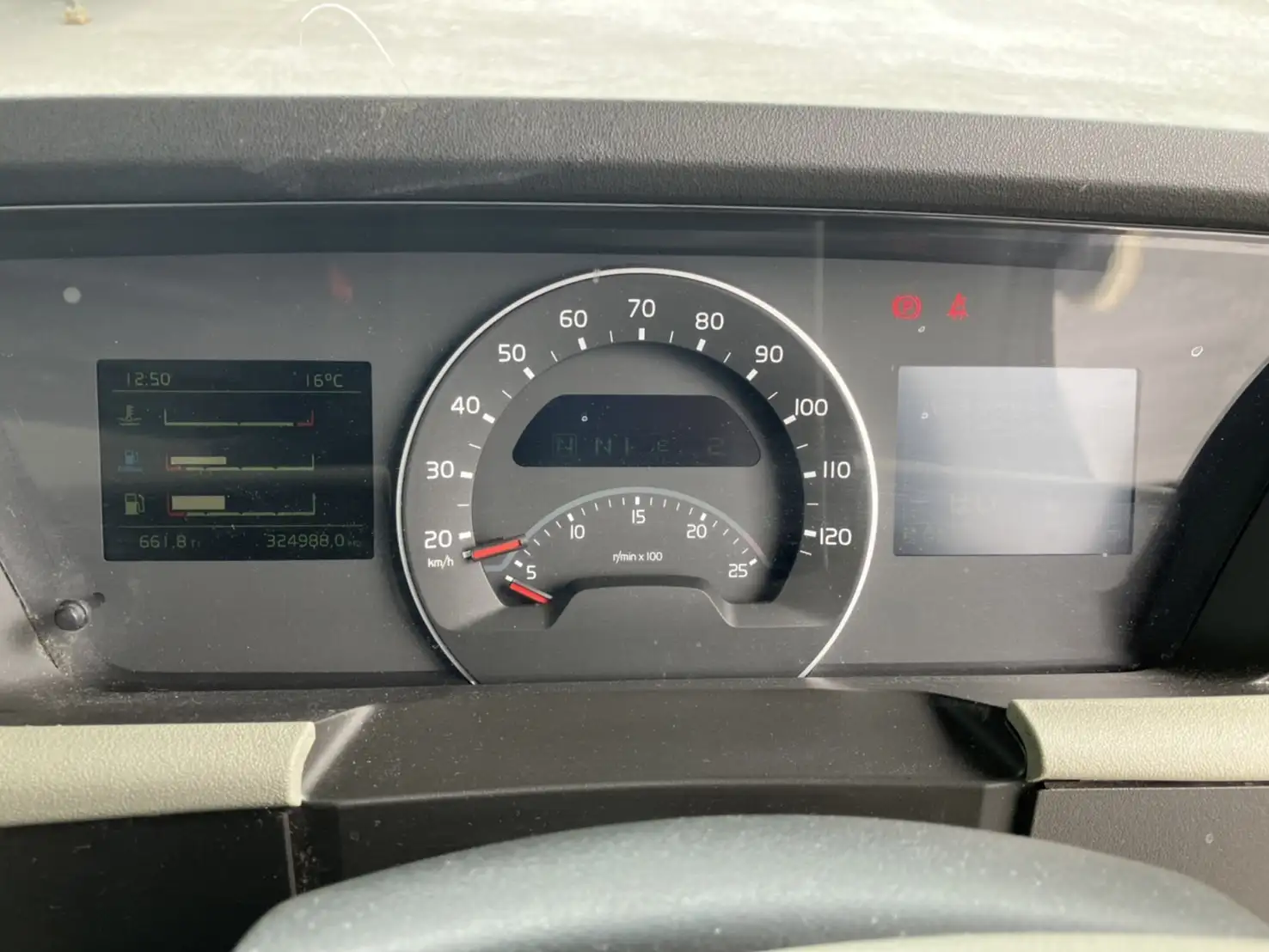 令和02年02月中古大型トラクタヘッドボルボボルボの画像42