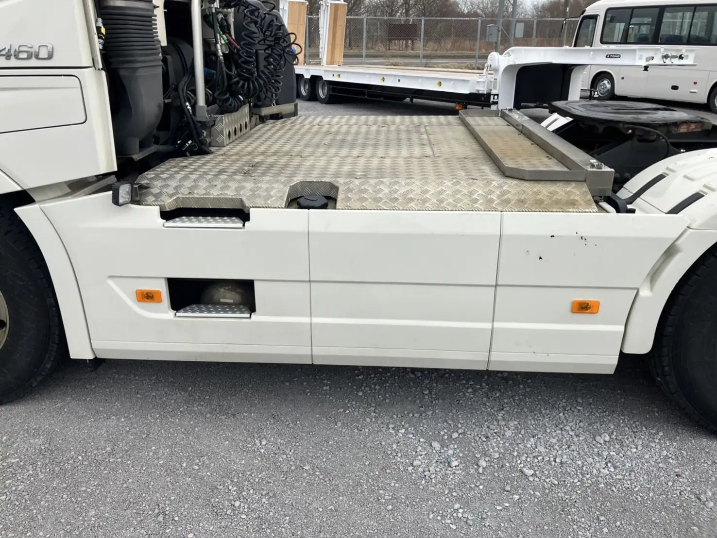 令和02年02月中古大型トラクタヘッドボルボボルボの画像9