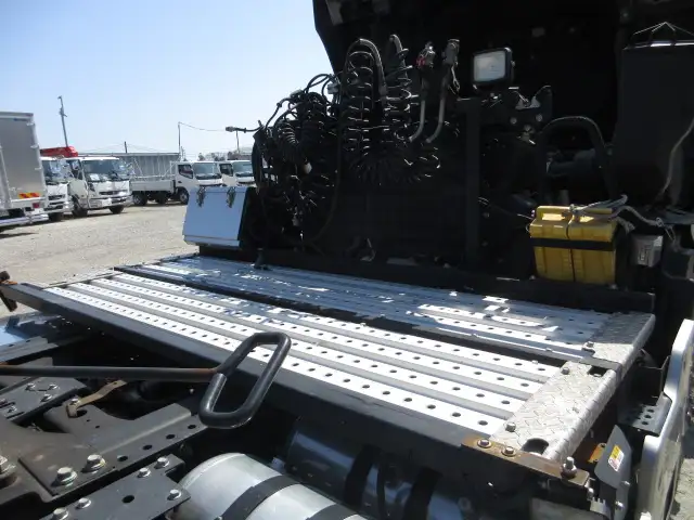 令和02年11月中古大型トラクタヘッド日野プロフィアの画像23