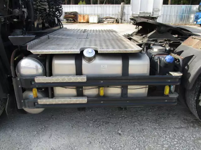 平成27年09月中古大型トラクタヘッドいすゞギガの画像19