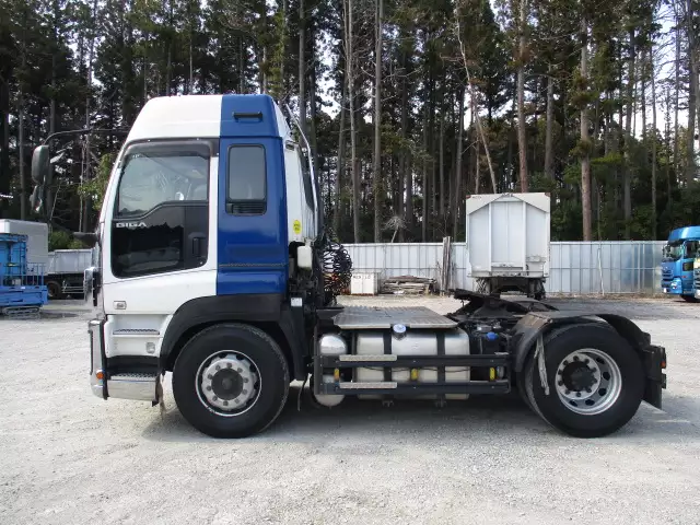 平成27年09月中古大型トラクタヘッドいすゞギガの画像8