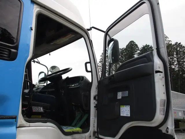 平成27年09月中古大型トラクタヘッドいすゞギガの画像24