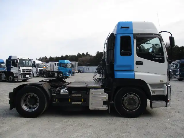 平成27年09月中古大型トラクタヘッドいすゞギガの画像4