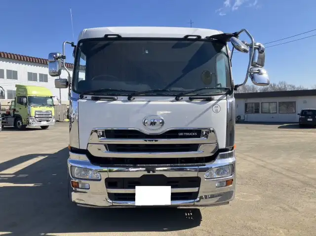 平成26年12月中古大型クレーン付日産UDクオンの画像2