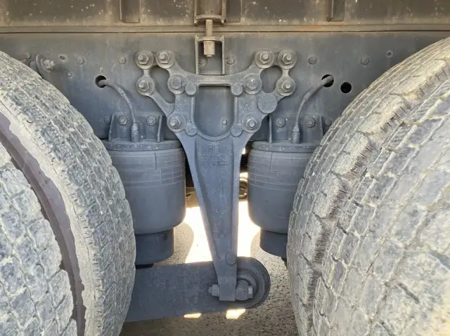 平成26年12月中古大型クレーン付日産UDクオンの画像35