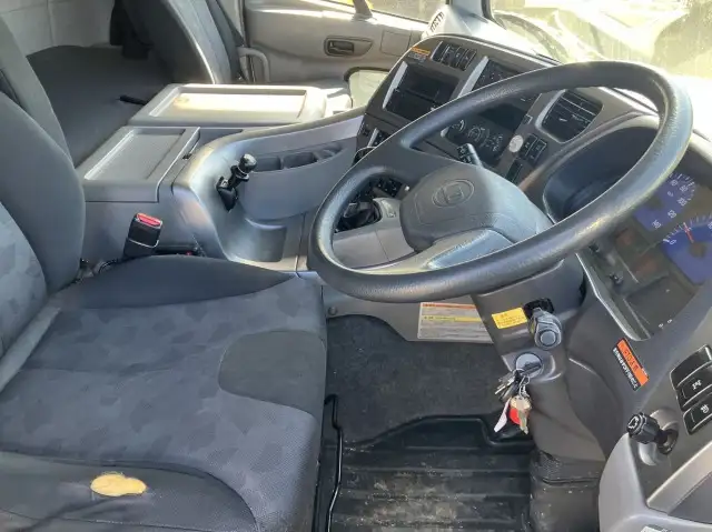 平成26年12月中古大型クレーン付日産UDクオンの画像43