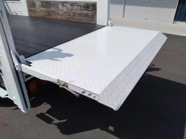 平成25年01月中古小型平ボディいすゞエルフの画像24