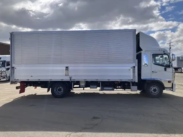 平成29年09月中古中型アルミバン・ウィング日野レンジャーの画像4