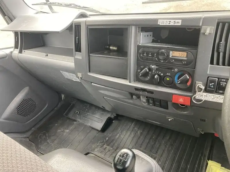 平成30年04月中古小型平ボディいすゞエルフの画像40