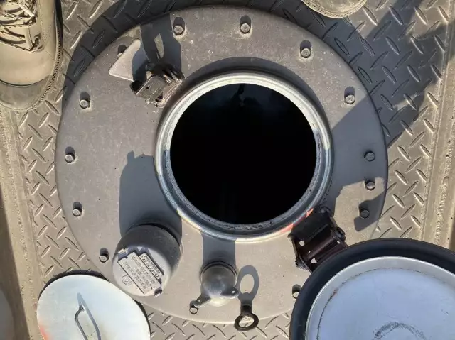 平成25年12月中古小型ミキサー車・高所作業車・その他特装車日野デュトロの画像14