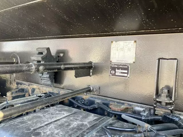 平成25年12月中古小型ミキサー車・高所作業車・その他特装車日野デュトロの画像22