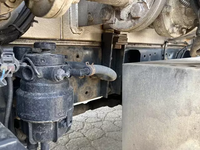 平成25年12月中古小型ミキサー車・高所作業車・その他特装車日野デュトロの画像28