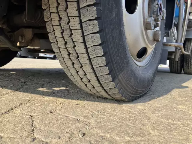 平成25年12月中古小型ミキサー車・高所作業車・その他特装車日野デュトロの画像40