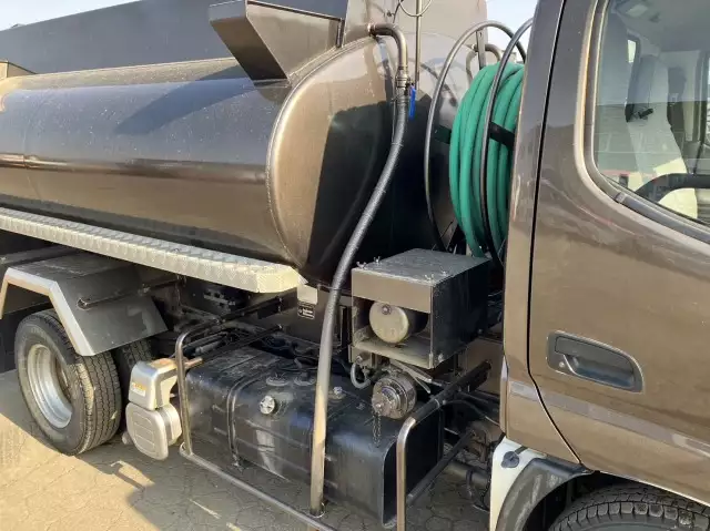 平成25年12月中古小型ミキサー車・高所作業車・その他特装車日野デュトロの画像52