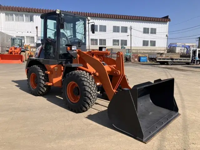 【車検:令和7年10月迄】令和5年 日立 ZW80 タイヤショベル アワー:154.4h 距離:807km 1,2㎥バケットの画像3