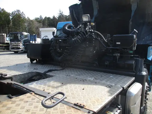 車検付(R6.7)平成28年 UD トラクタ 410馬力 AT 第五輪:11,500kgの画像21