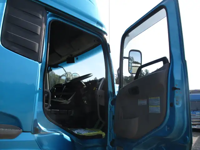 車検付(R6.7)平成28年 UD トラクタ 410馬力 AT 第五輪:11,500kgの画像25