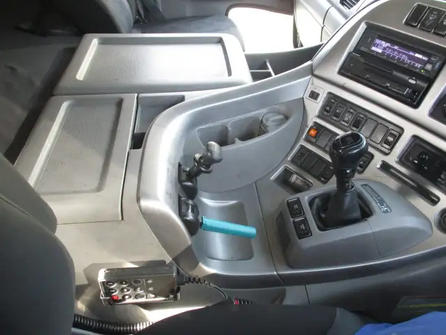 車検付(R6.7)平成28年 UD トラクタ 410馬力 AT 第五輪:11,500kgの画像28