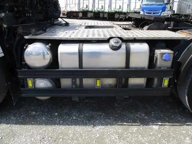 平成28年07月中古小型トラクタヘッド日産UDクオンの画像17