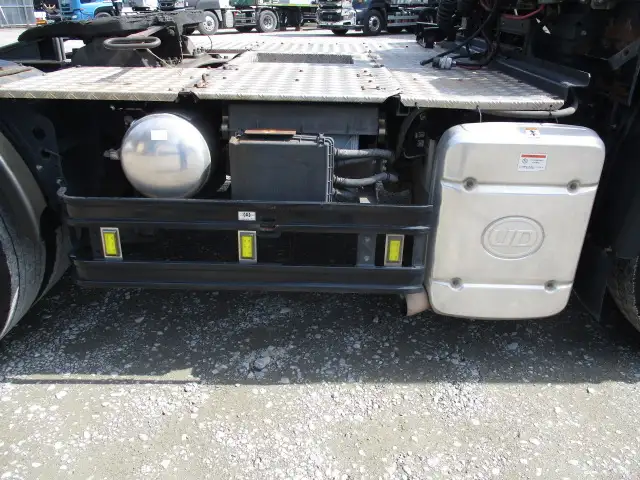 平成28年07月中古小型トラクタヘッド日産UDクオンの画像19