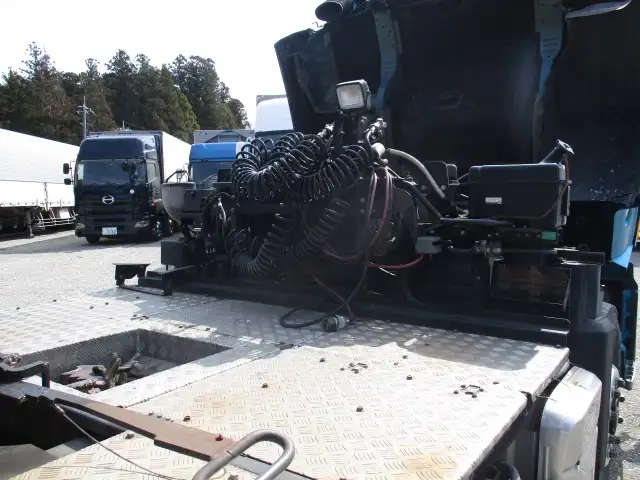 平成28年07月中古小型トラクタヘッド日産UDクオンの画像21