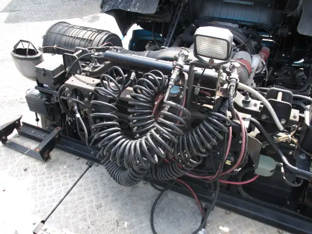 平成28年07月中古小型トラクタヘッド日産UDクオンの画像22