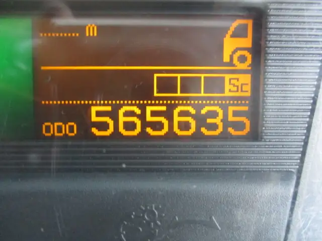 平成28年07月中古小型トラクタヘッド日産UDクオンの画像26