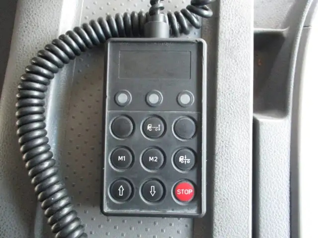 平成28年07月中古小型トラクタヘッド日産UDクオンの画像29