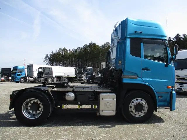 平成28年07月中古小型トラクタヘッド日産UDクオンの画像4