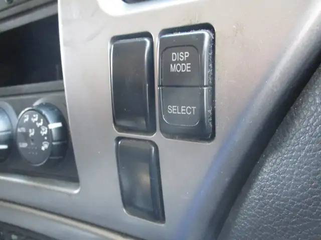 平成28年07月中古小型トラクタヘッド日産UDクオンの画像31