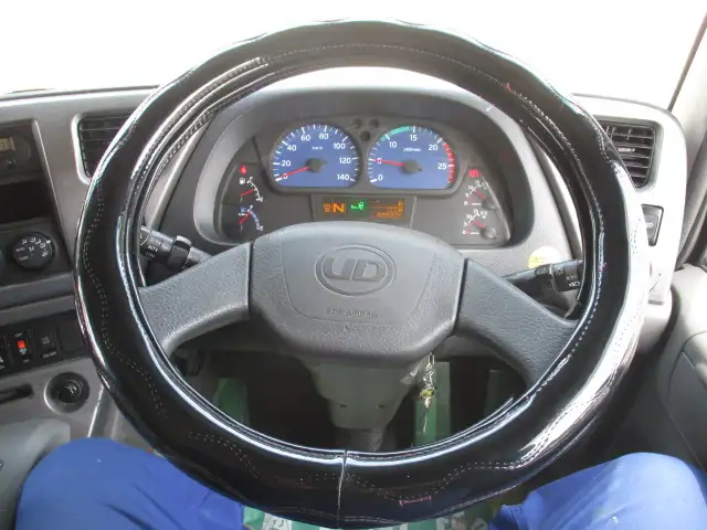 平成28年07月中古小型トラクタヘッド日産UDクオンの画像37