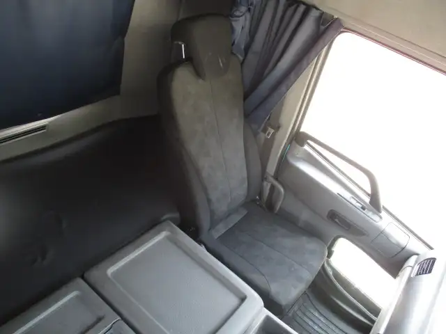 平成28年07月中古小型トラクタヘッド日産UDクオンの画像42