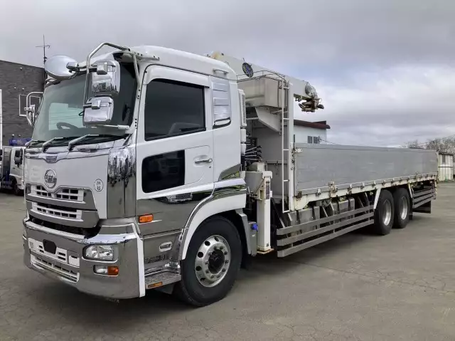 平成28年06月中古大型クレーン付日産UDクオンの画像1