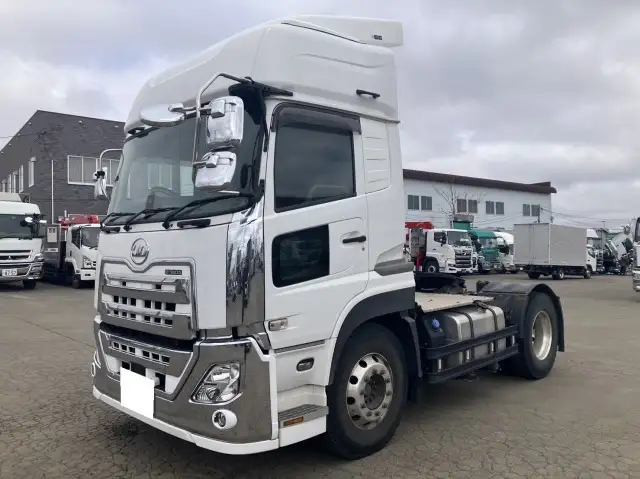 令和02年06月中古大型トラクタヘッド日産UDクオンの画像1