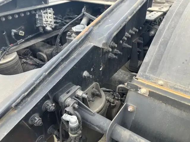 令和02年06月中古大型トラクタヘッド日産UDクオンの画像16