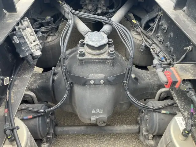 令和02年06月中古大型トラクタヘッド日産UDクオンの画像18